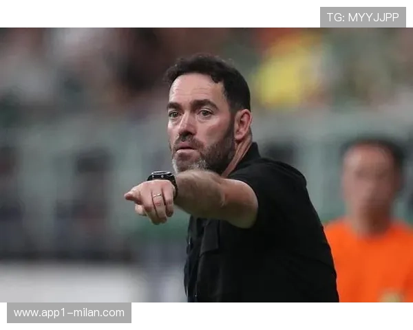 长春亚泰新教练团队亮相,保级重任在肩 长春亚泰新教练团队亮相,保级重任在肩